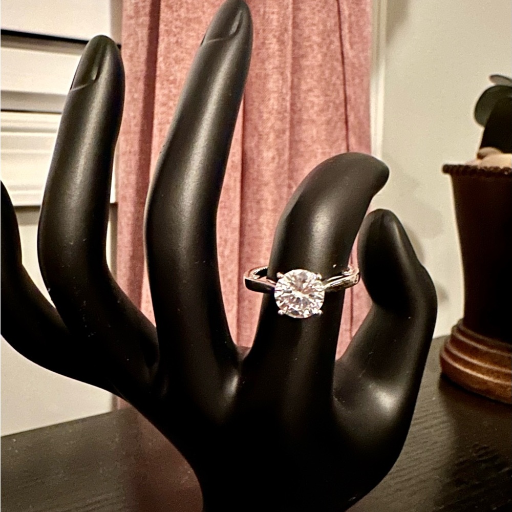 Beautiful silver plated  Engagement ring with  Zircon stone